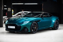 Aston Martin DBS 2022