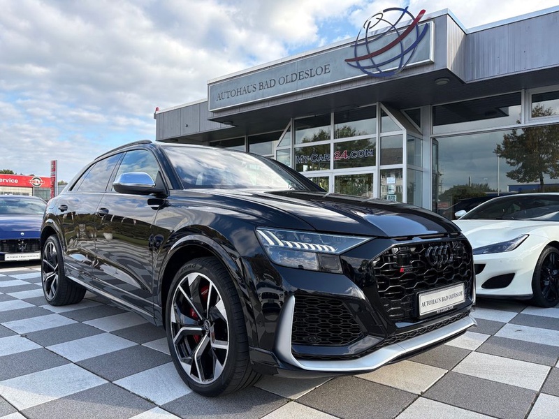 Audi RSQ8