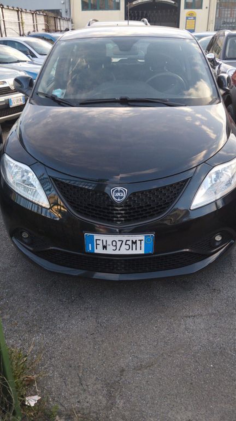 Lancia Ypsilon