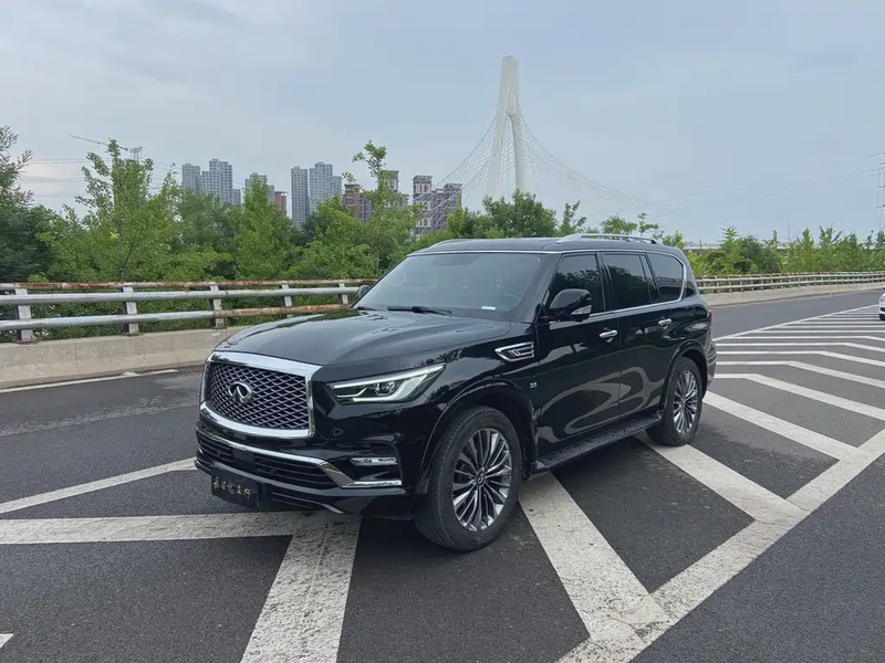 Infiniti QX80