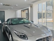 Aston Martin DB12 2025