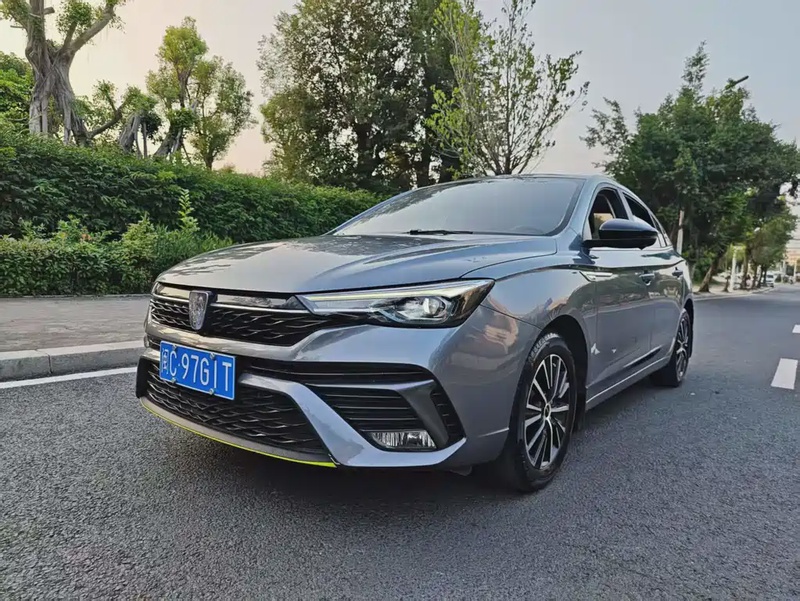 Roewe i5