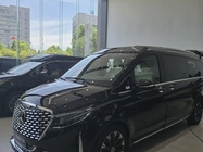 Mercedes-Benz V-Class 2025