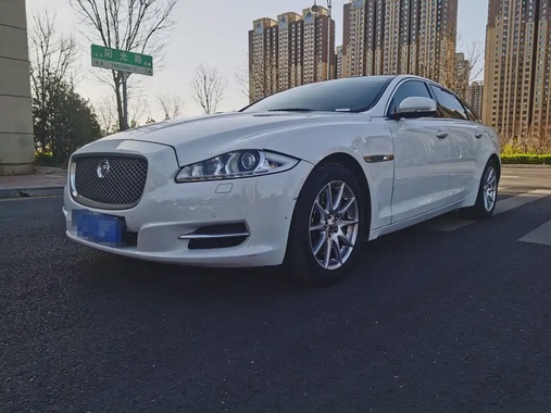 Jaguar XJ 2011
