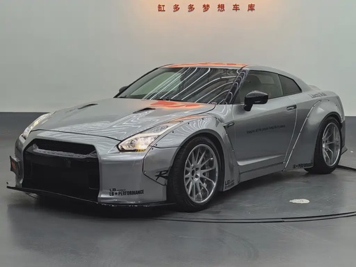 Nissan GT-R 2015