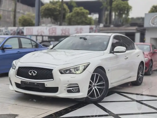 Infiniti Q50 2015