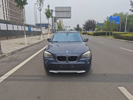 BMW iX1 2012