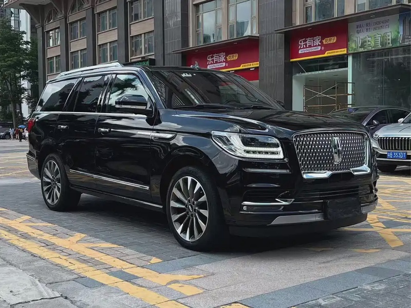 Lincoln Navigator