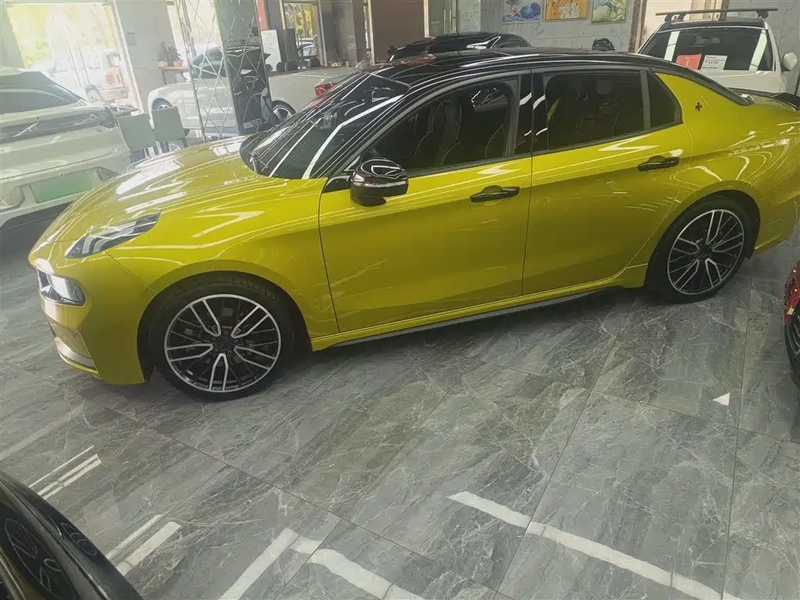 Lynk & Co 03