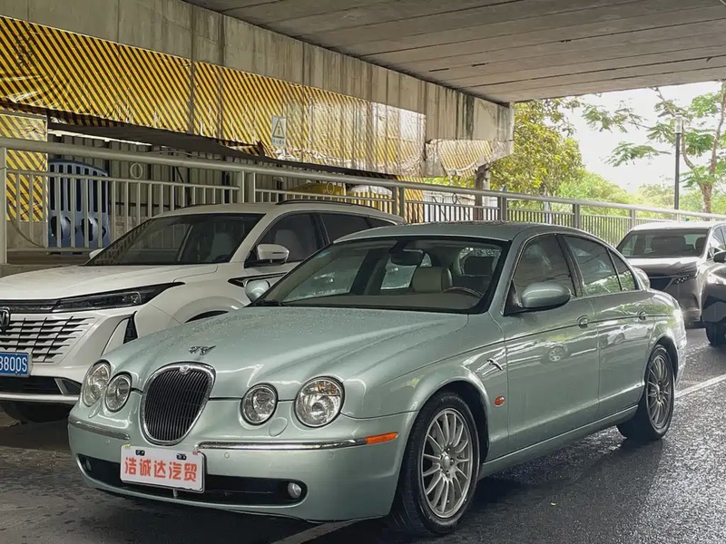 Jaguar S-TYPE