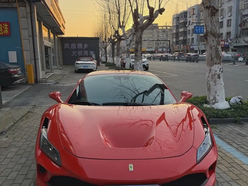 Ferrari F8 2021