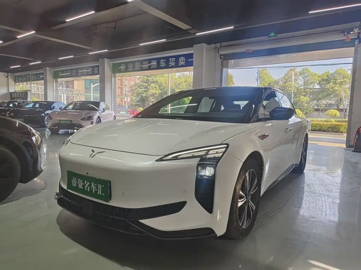 Hongqi EH7 2024