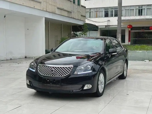 Toyota Crown 2011