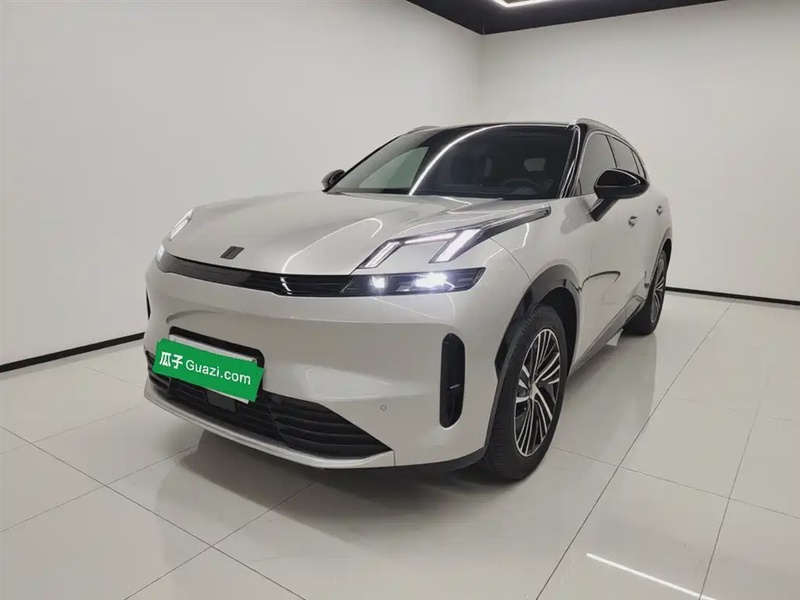 Lynk & Co 08