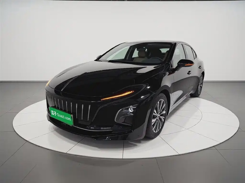 Hongqi E-QM5