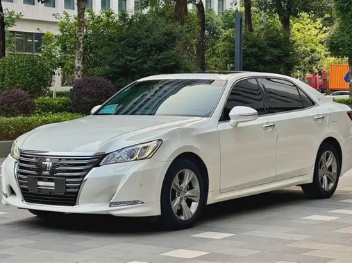 Toyota Crown 2016