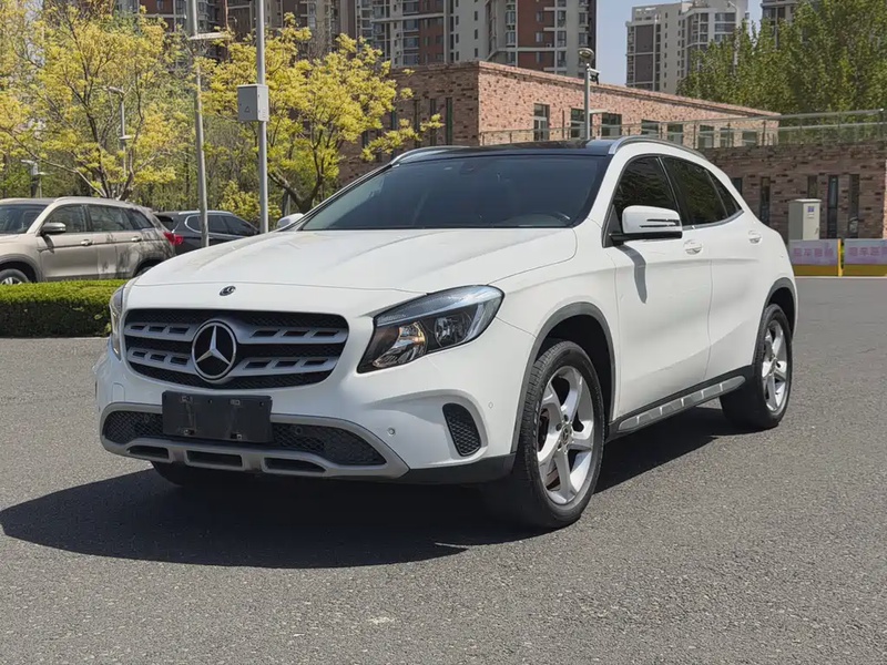Mercedes-Benz GLA-Class