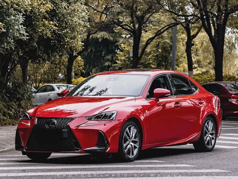 Lexus IS