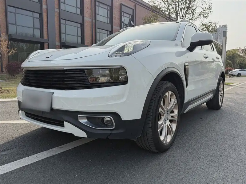 Lynk & Co 01