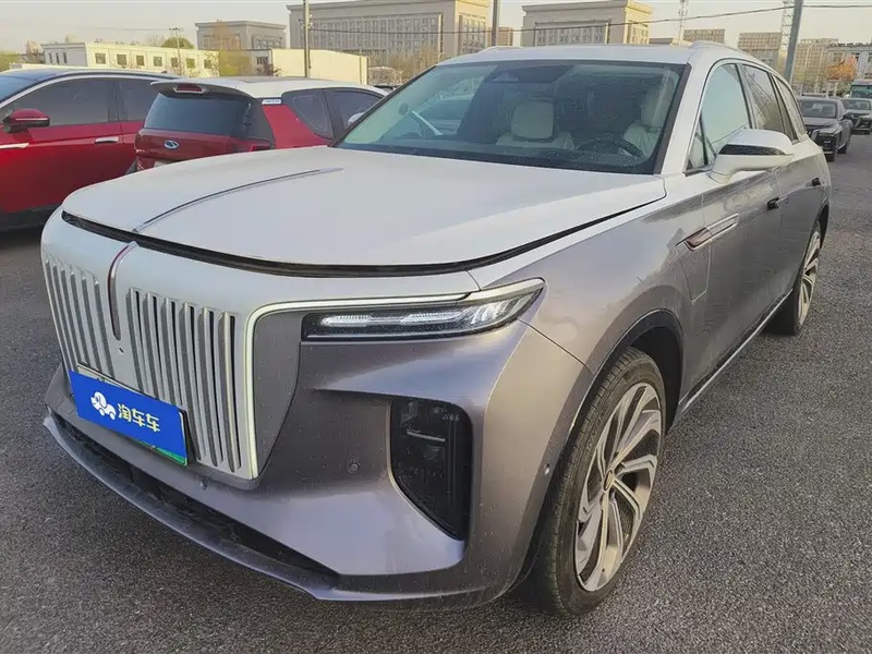 Hongqi E-HS9