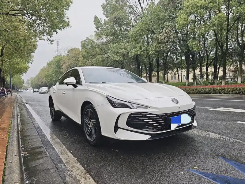 MG MG7