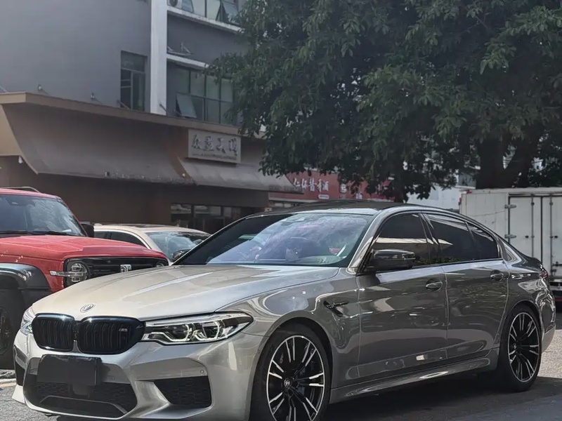 BMW M5