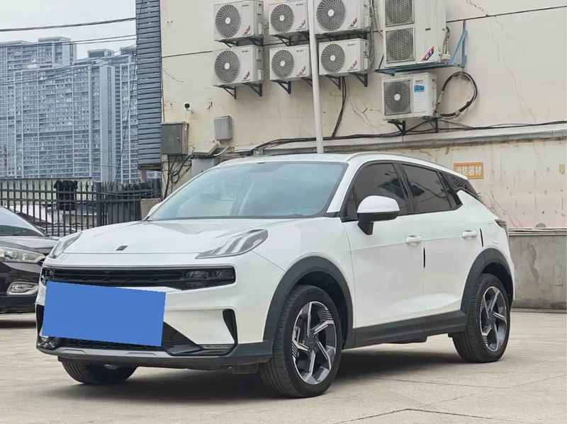 Lynk & Co 06