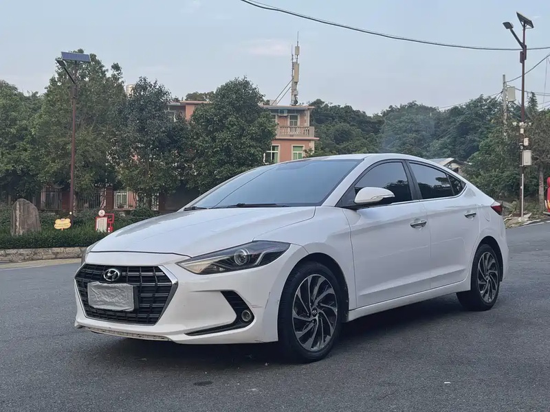 Hyundai Elantra