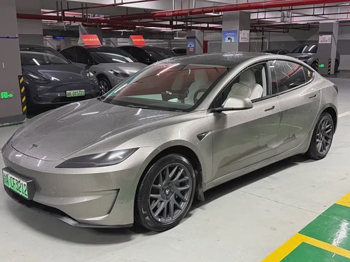 Tesla Model 3 2024