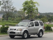 Nissan Paladin 2005