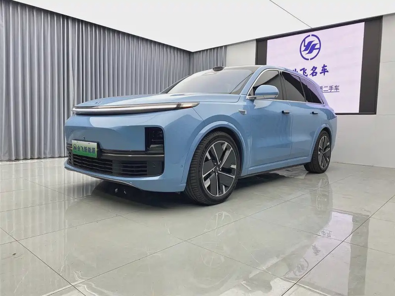 Li Auto L8