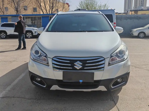 Suzuki S-Cross 2015