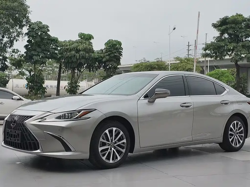 Lexus ES 2023
