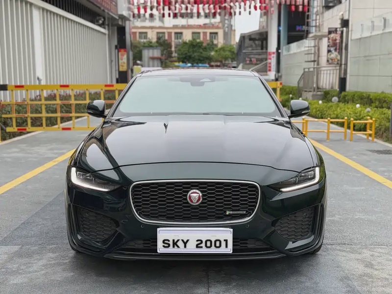 Jaguar XE
