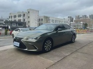 Lexus ES 2019