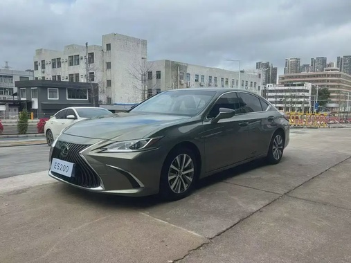 Lexus ES 2019