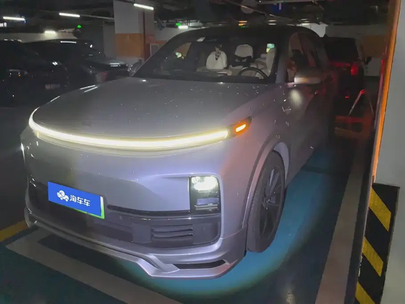 Li Auto L8