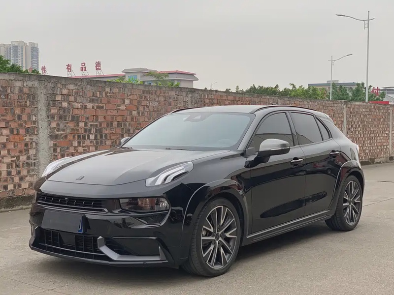 Lynk & Co 02