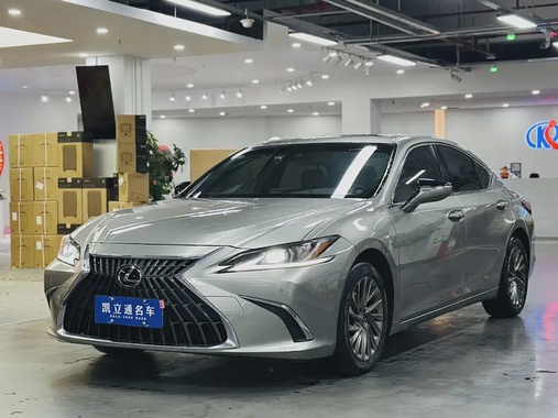 Lexus ES 2021