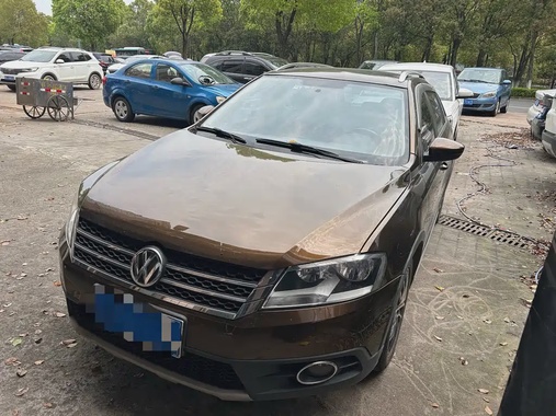 Volkswagen Cross Lavida 2015