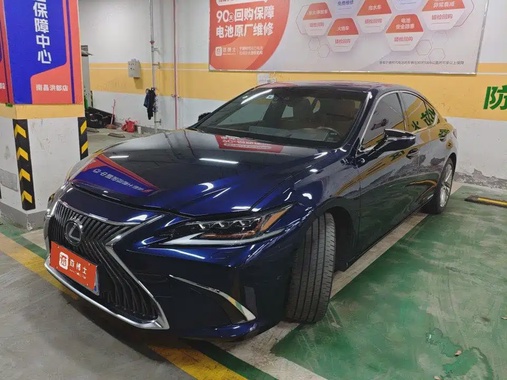 Lexus ES 2019