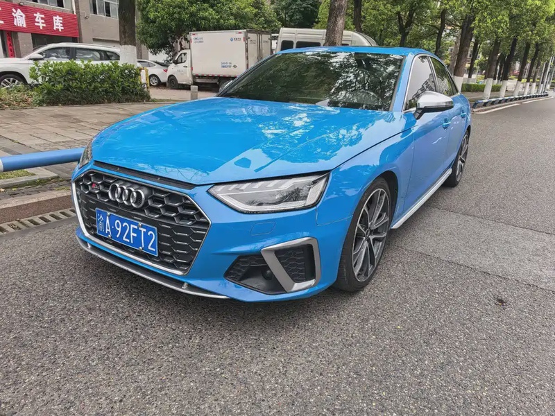 Audi S4