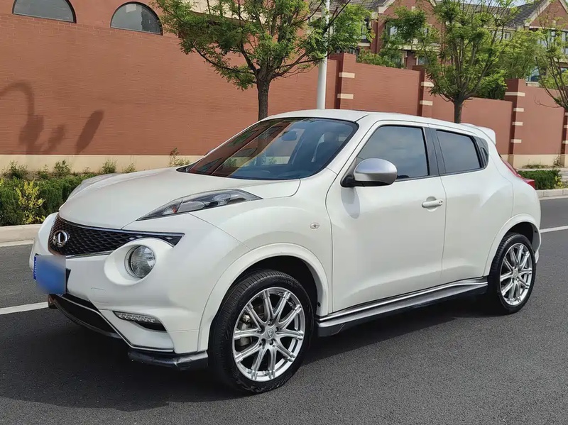 Infiniti ESQ