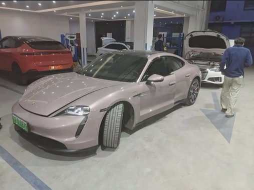 Porsche Taycan 2023