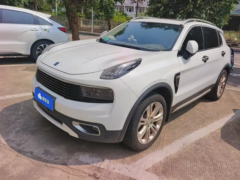 Lynk & Co 01