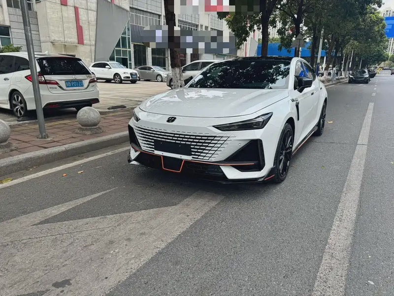 Changan UNI-V