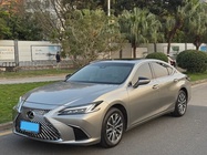 Lexus ES 2025