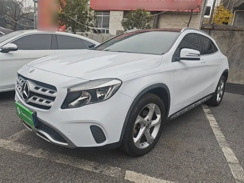 Mercedes-Benz GLA-Class