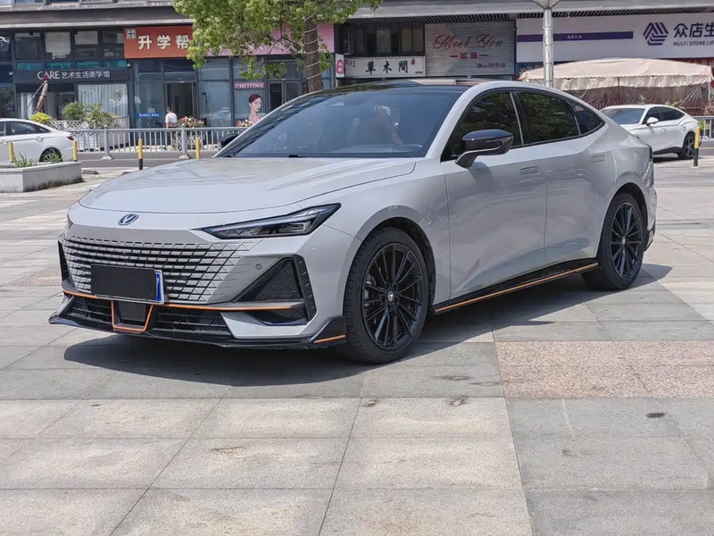 Changan UNI-V