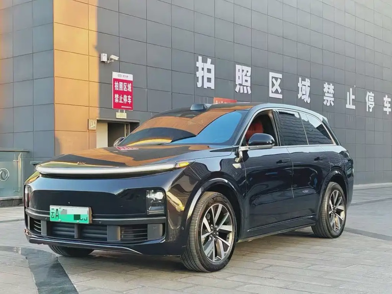 Li Auto L8